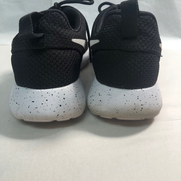 Nike Roshe Runs - Picture 5 of 7